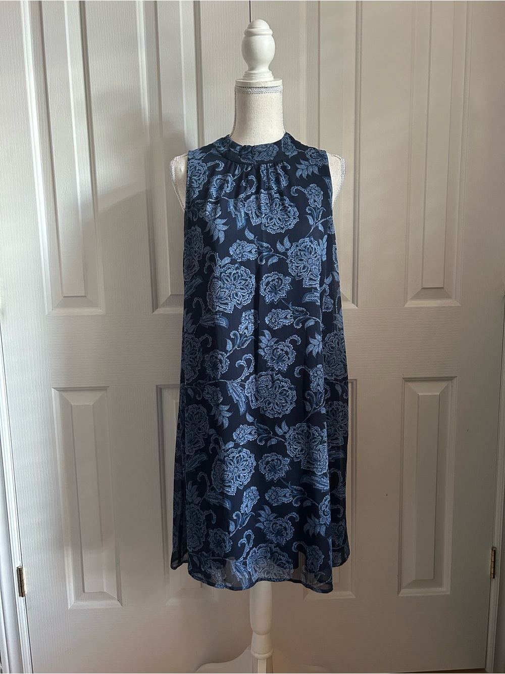 NWT TOMMY HILFIGER Blue Floral Sleeveless Lined Shift Midi Dress, Size 10
